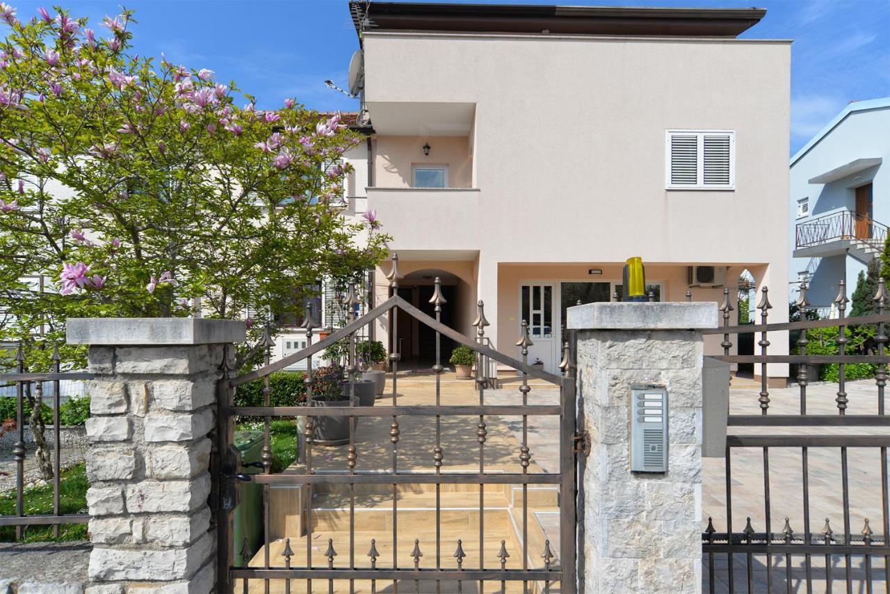 Apartments Milka 2074 بوريتش المظهر الخارجي الصورة