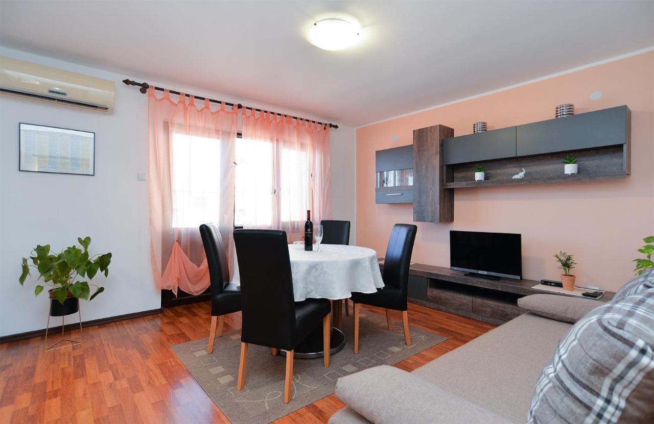 Apartments Milka 2074 بوريتش المظهر الخارجي الصورة