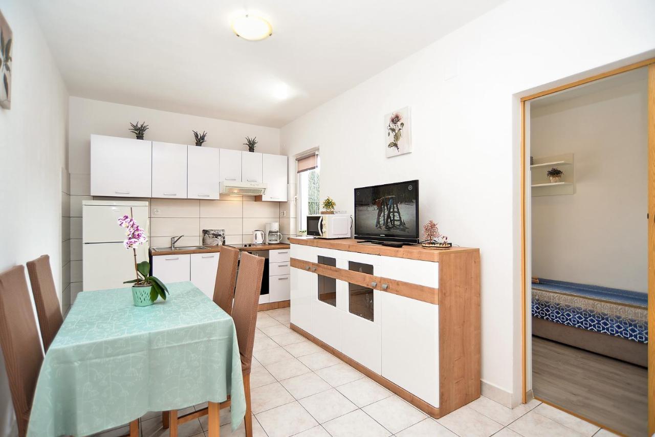 Apartments Milka 2074 بوريتش المظهر الخارجي الصورة