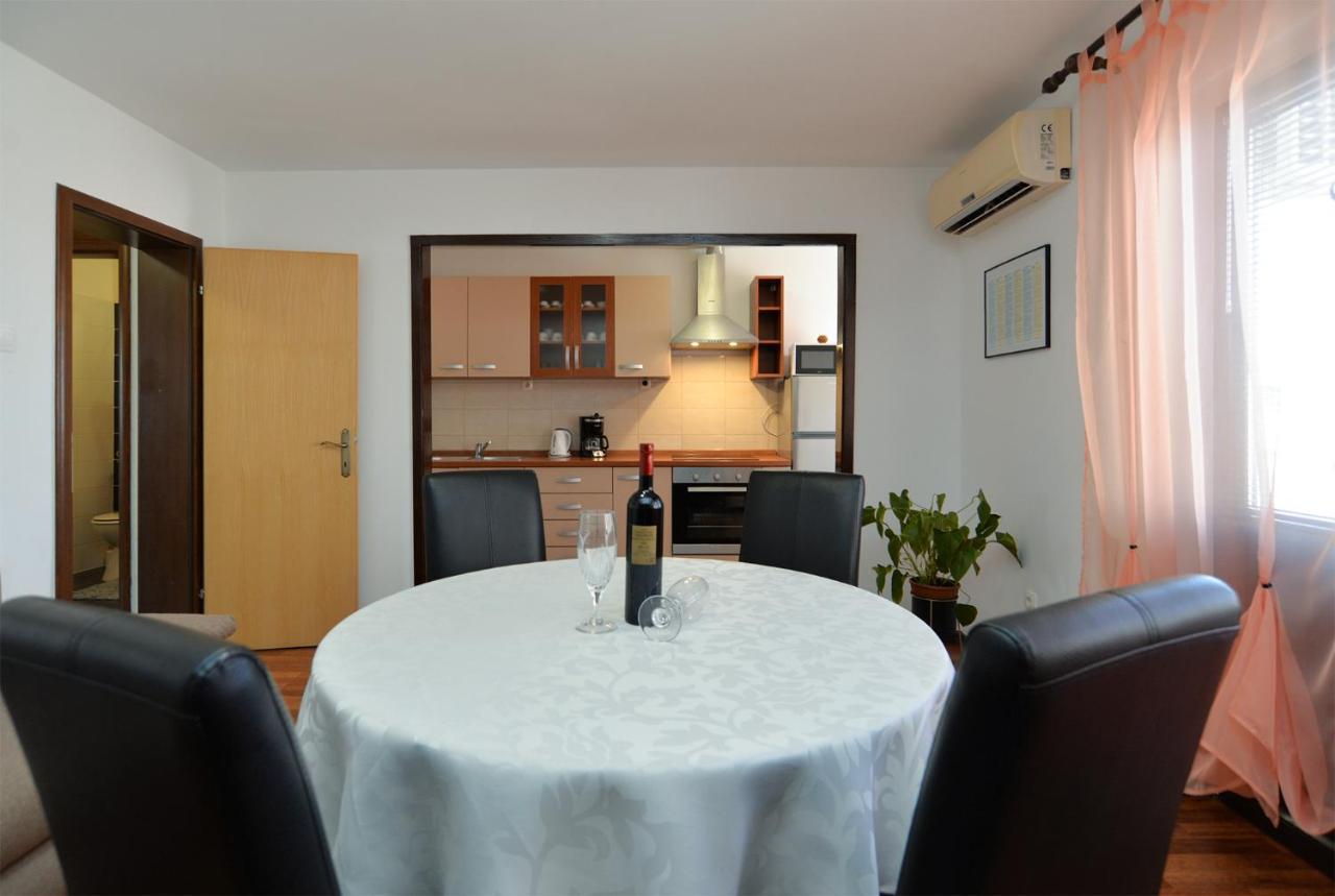 Apartments Milka 2074 بوريتش المظهر الخارجي الصورة