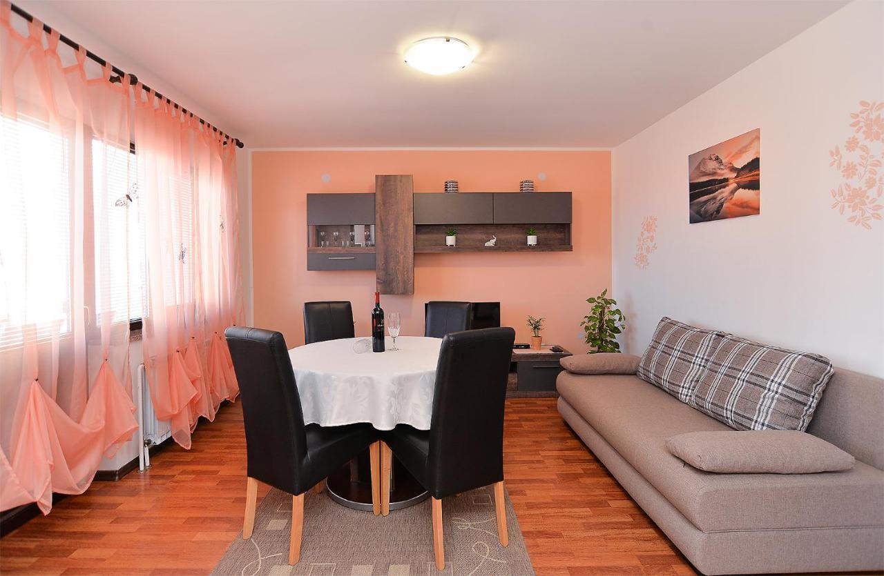 Apartments Milka 2074 بوريتش المظهر الخارجي الصورة