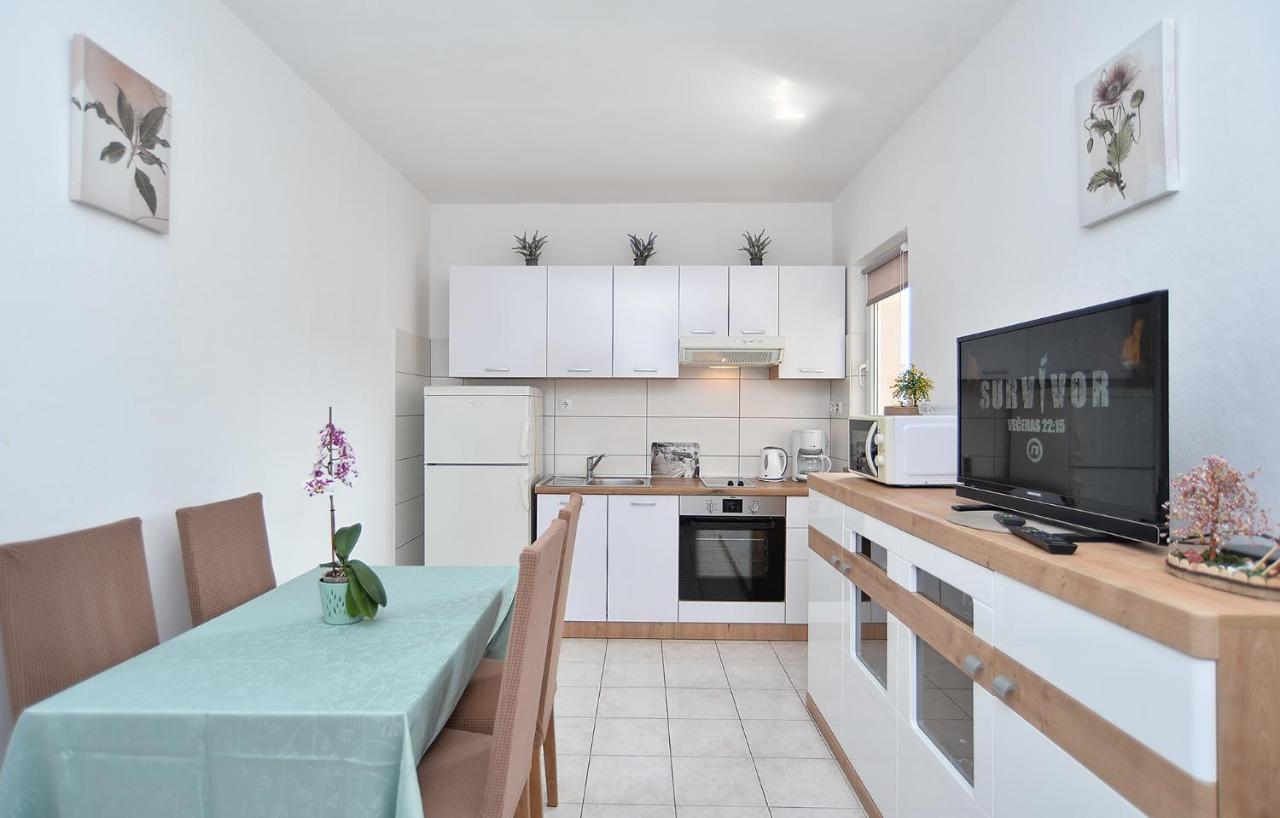 Apartments Milka 2074 بوريتش المظهر الخارجي الصورة