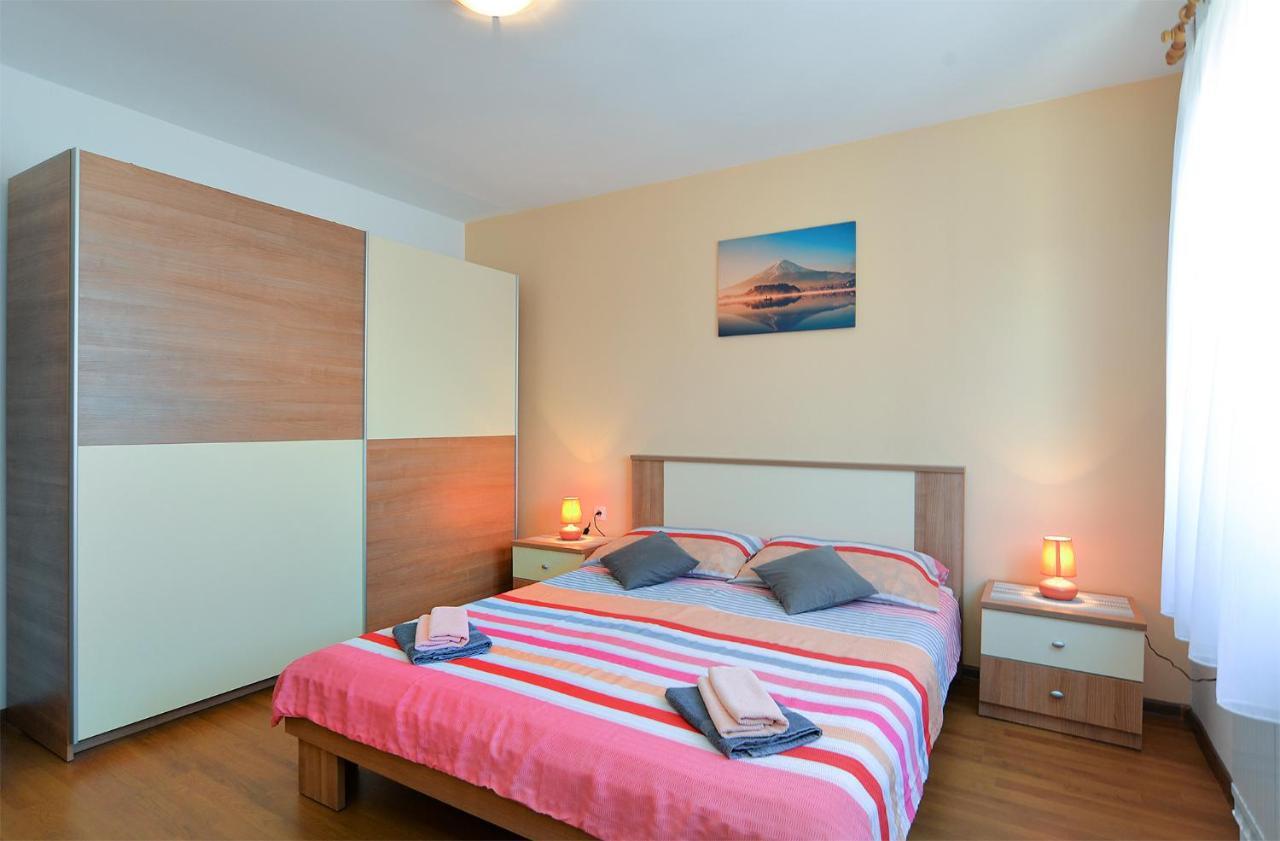 Apartments Milka 2074 بوريتش المظهر الخارجي الصورة