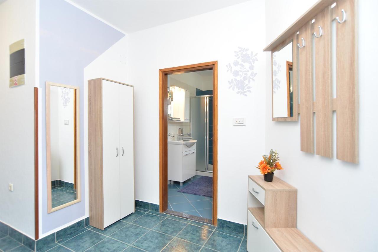 Apartments Milka 2074 بوريتش المظهر الخارجي الصورة