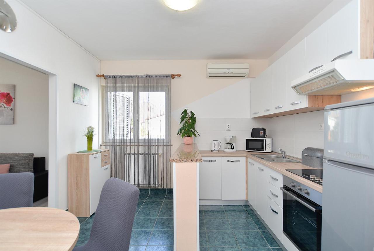 Apartments Milka 2074 بوريتش المظهر الخارجي الصورة