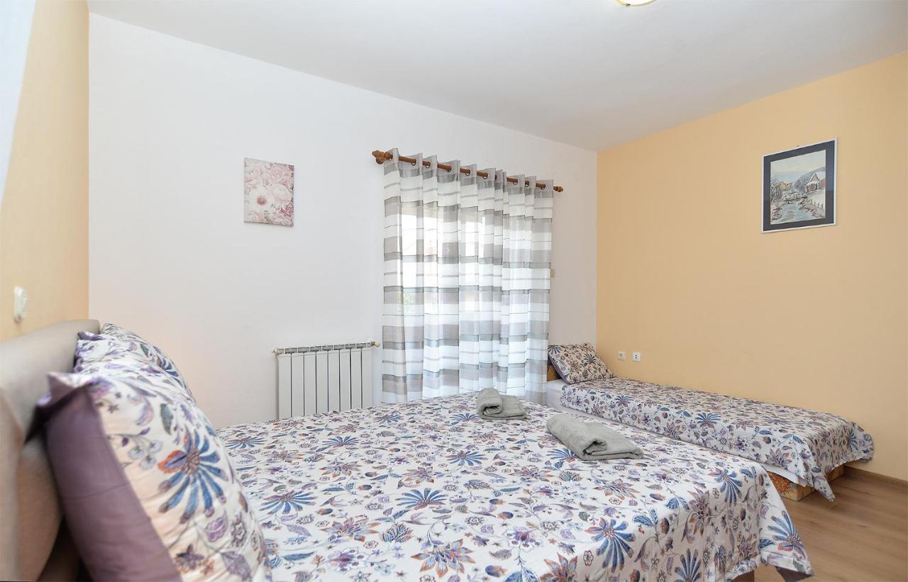 Apartments Milka 2074 بوريتش المظهر الخارجي الصورة