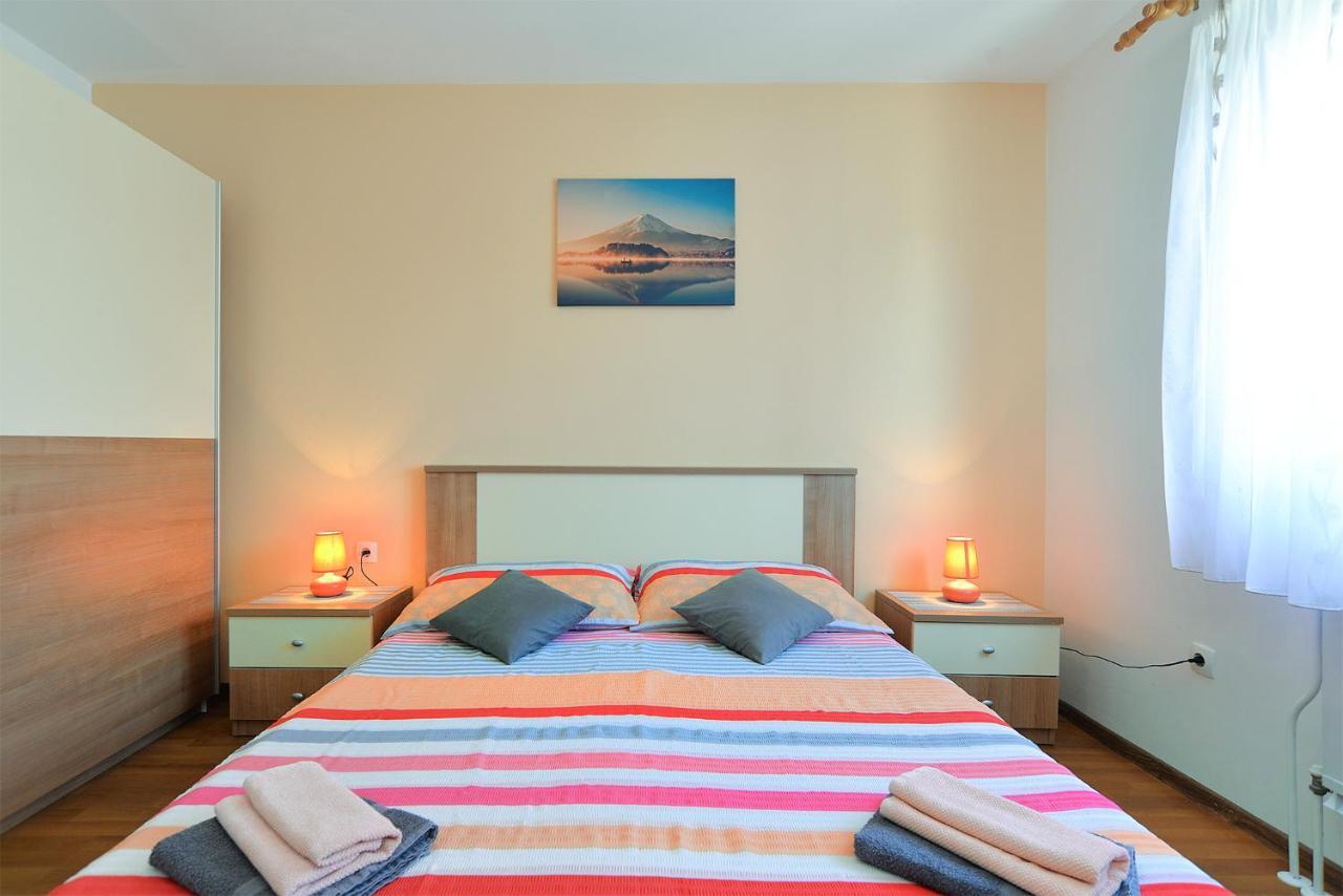 Apartments Milka 2074 بوريتش المظهر الخارجي الصورة