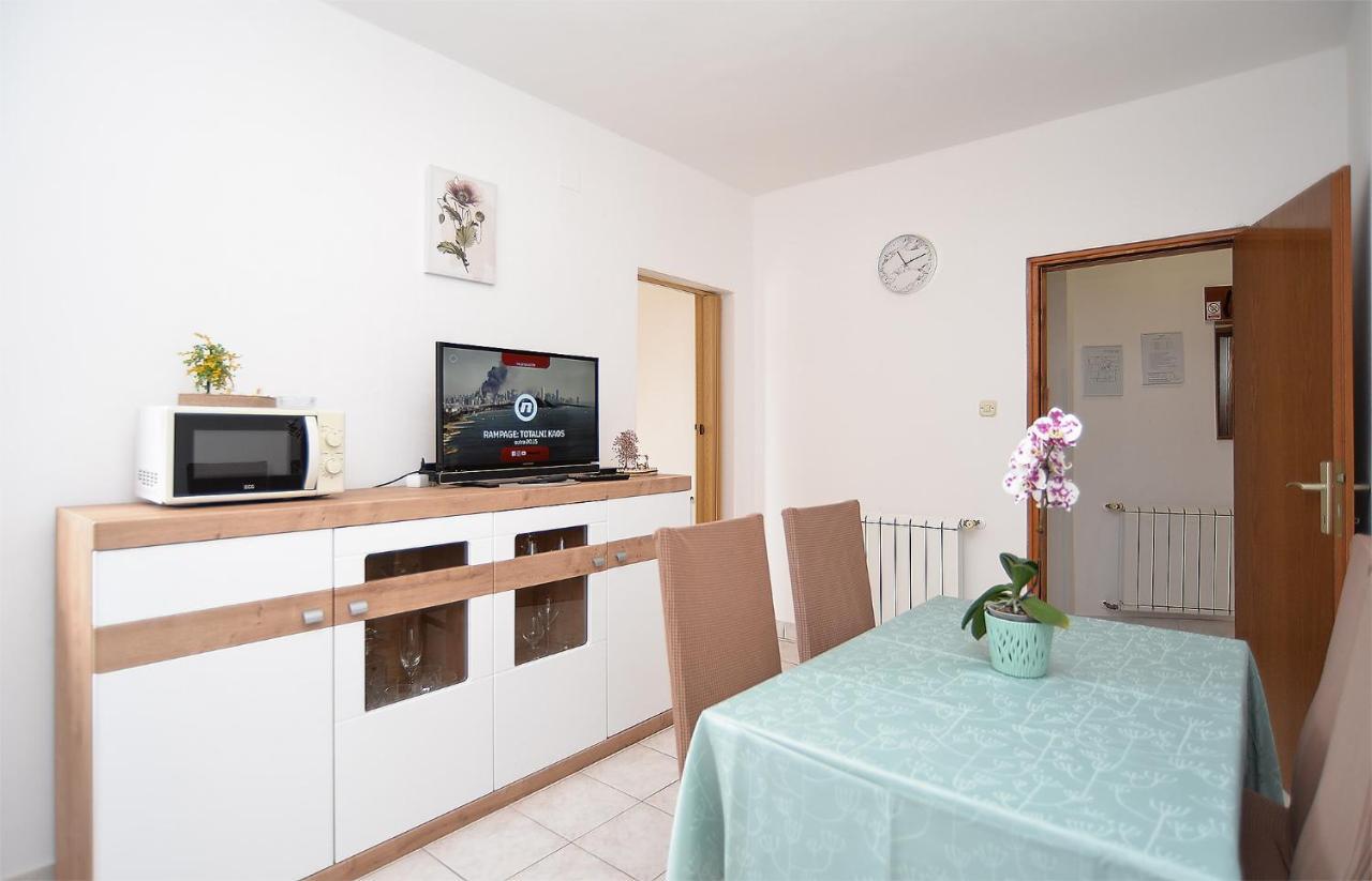 Apartments Milka 2074 بوريتش المظهر الخارجي الصورة