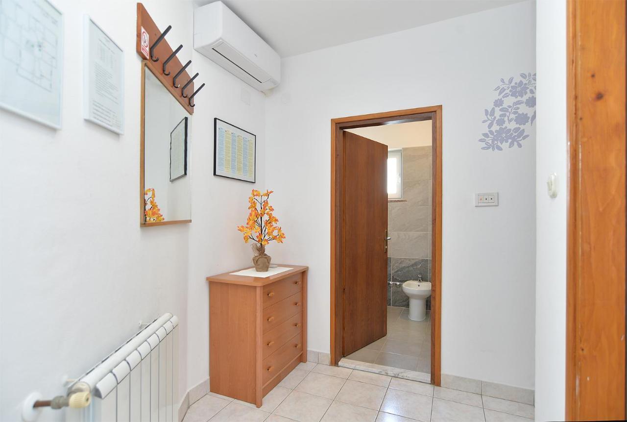 Apartments Milka 2074 بوريتش المظهر الخارجي الصورة