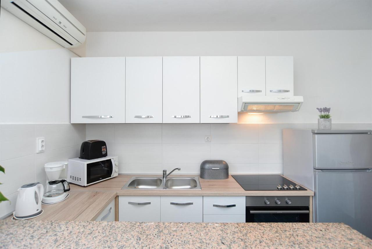 Apartments Milka 2074 بوريتش المظهر الخارجي الصورة