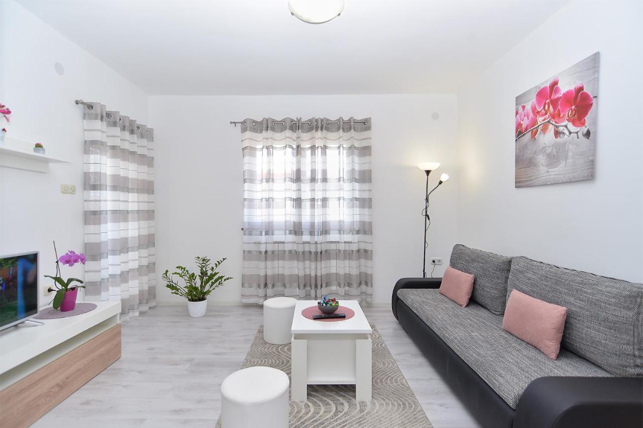 Apartments Milka 2074 بوريتش المظهر الخارجي الصورة