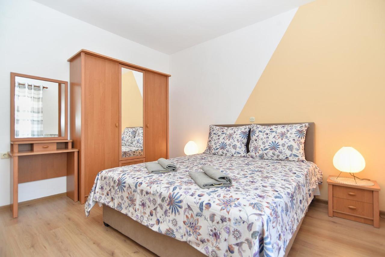 Apartments Milka 2074 بوريتش المظهر الخارجي الصورة